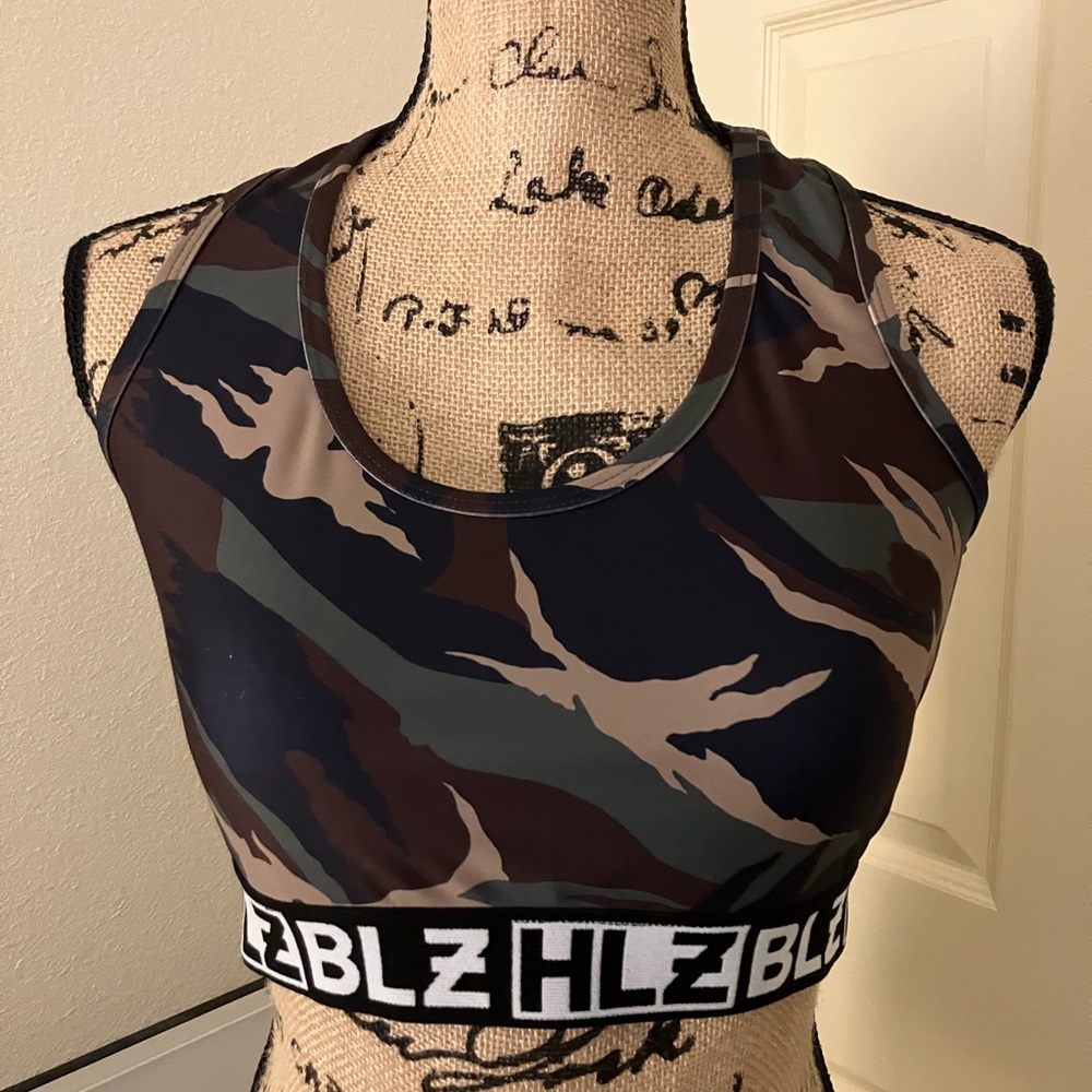 Hlzblz hellz Bellz Camouflage Sports Bra with Logo Band streetwear large L